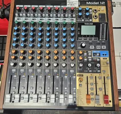 Tascam - MODEL 12